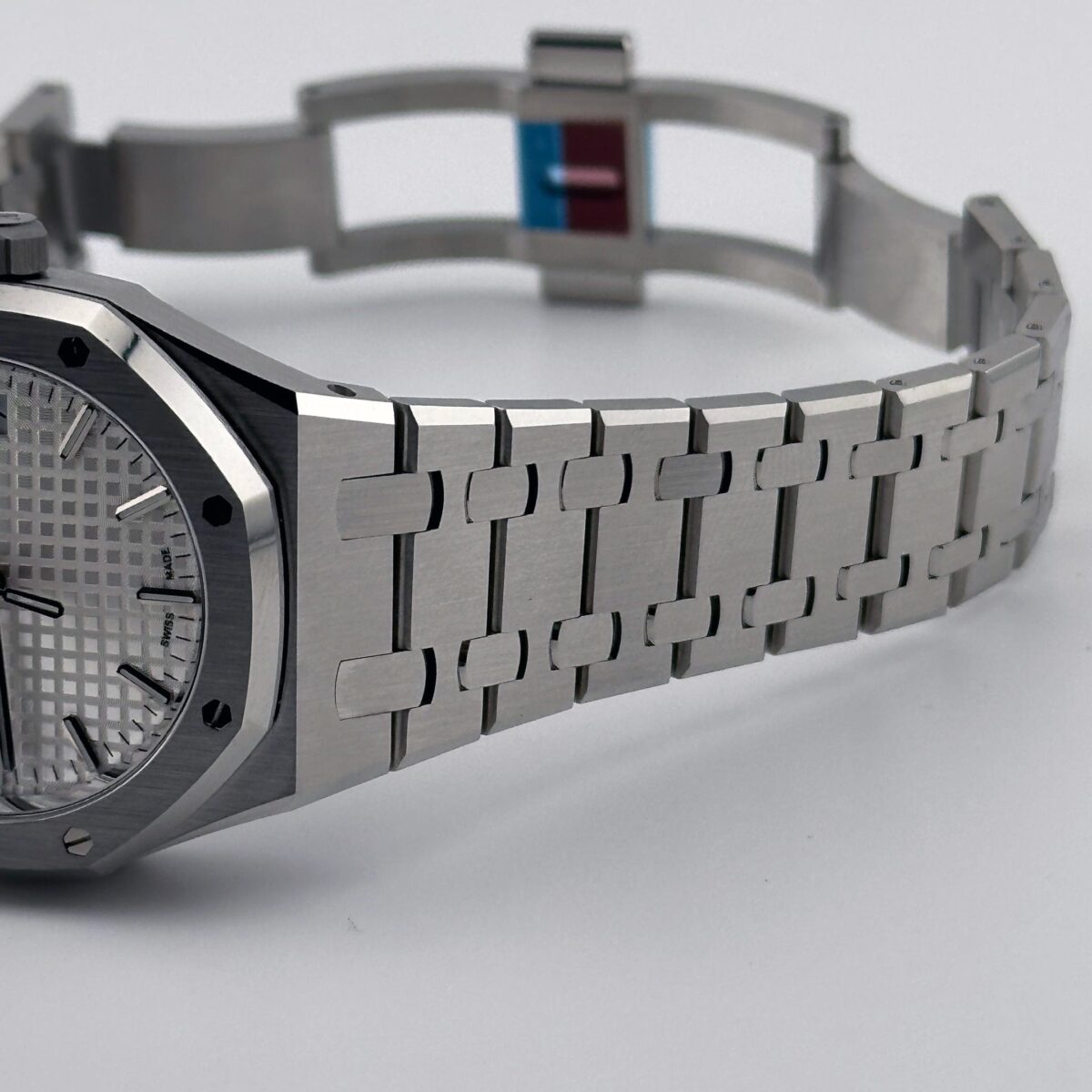 Audemars Piguet Royal Oak 77350ST.OO.1261ST.01  Stainless Steel Silver-toned  Dial (2024) - Image 4