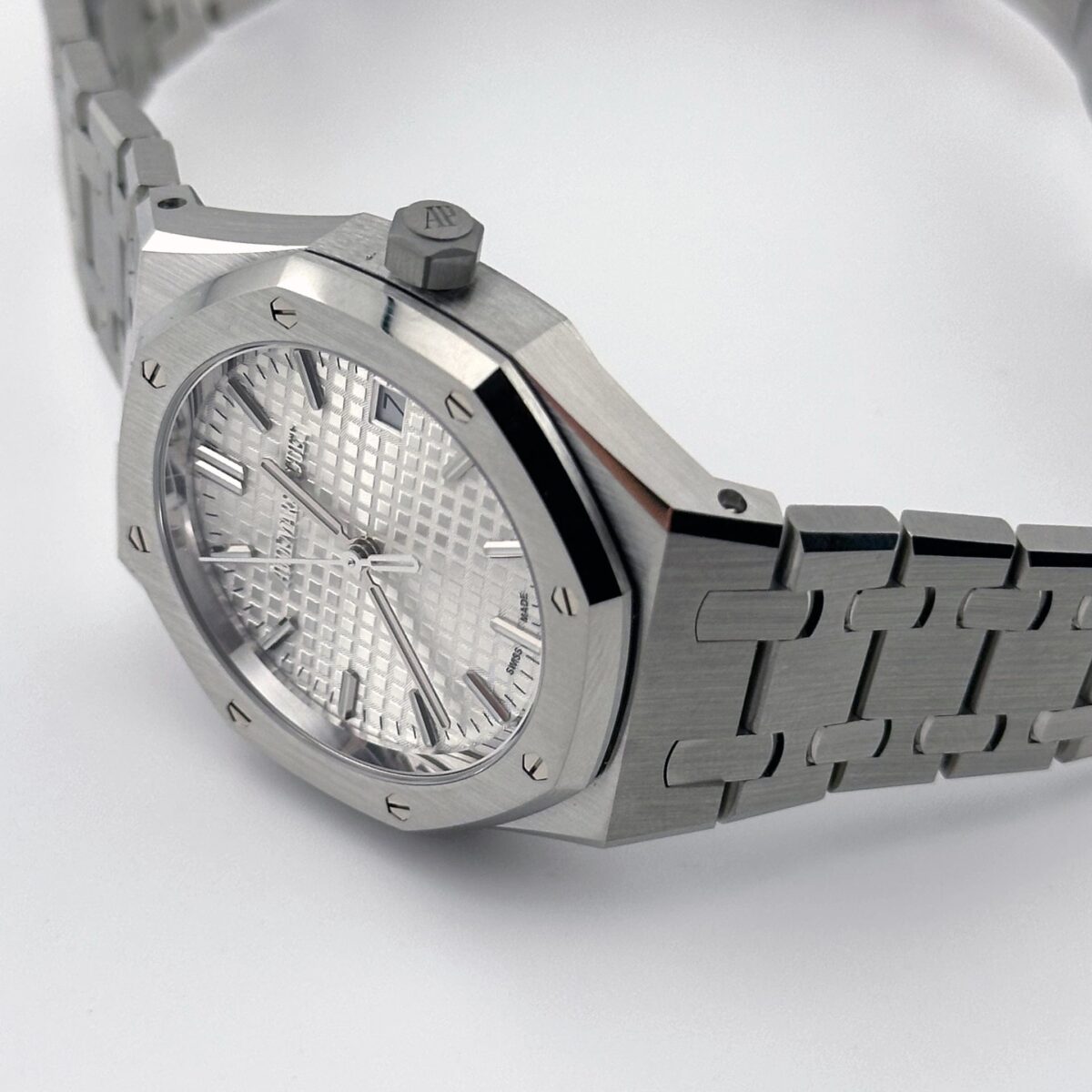 Audemars Piguet Royal Oak 77350ST.OO.1261ST.01  Stainless Steel Silver-toned  Dial (2024) - Image 6