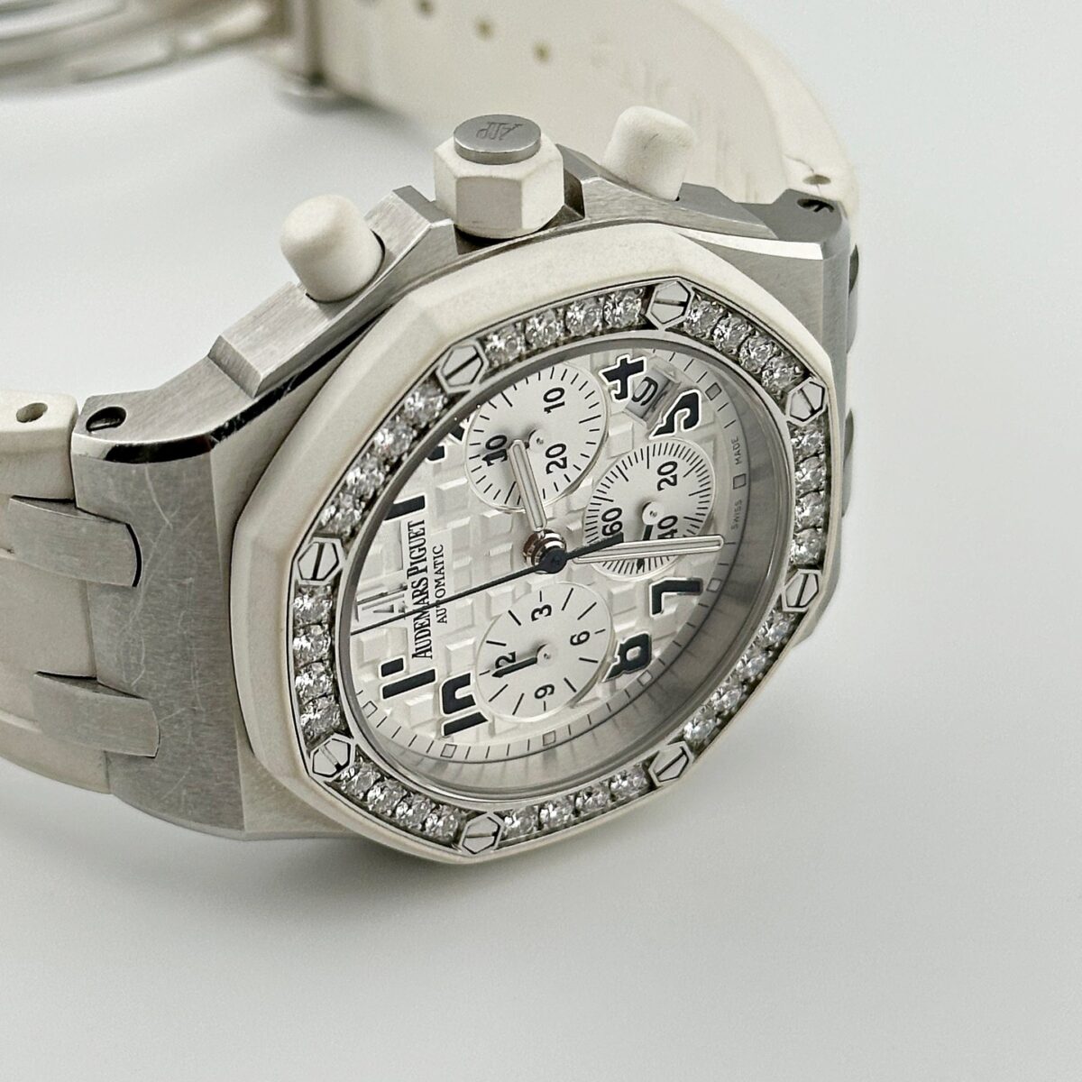 Audemars Piguet Royal Oak Offshore 26048SK.ZZ.D010CA.01 Stainless Steel White Dial Diamond Bezel - Image 4