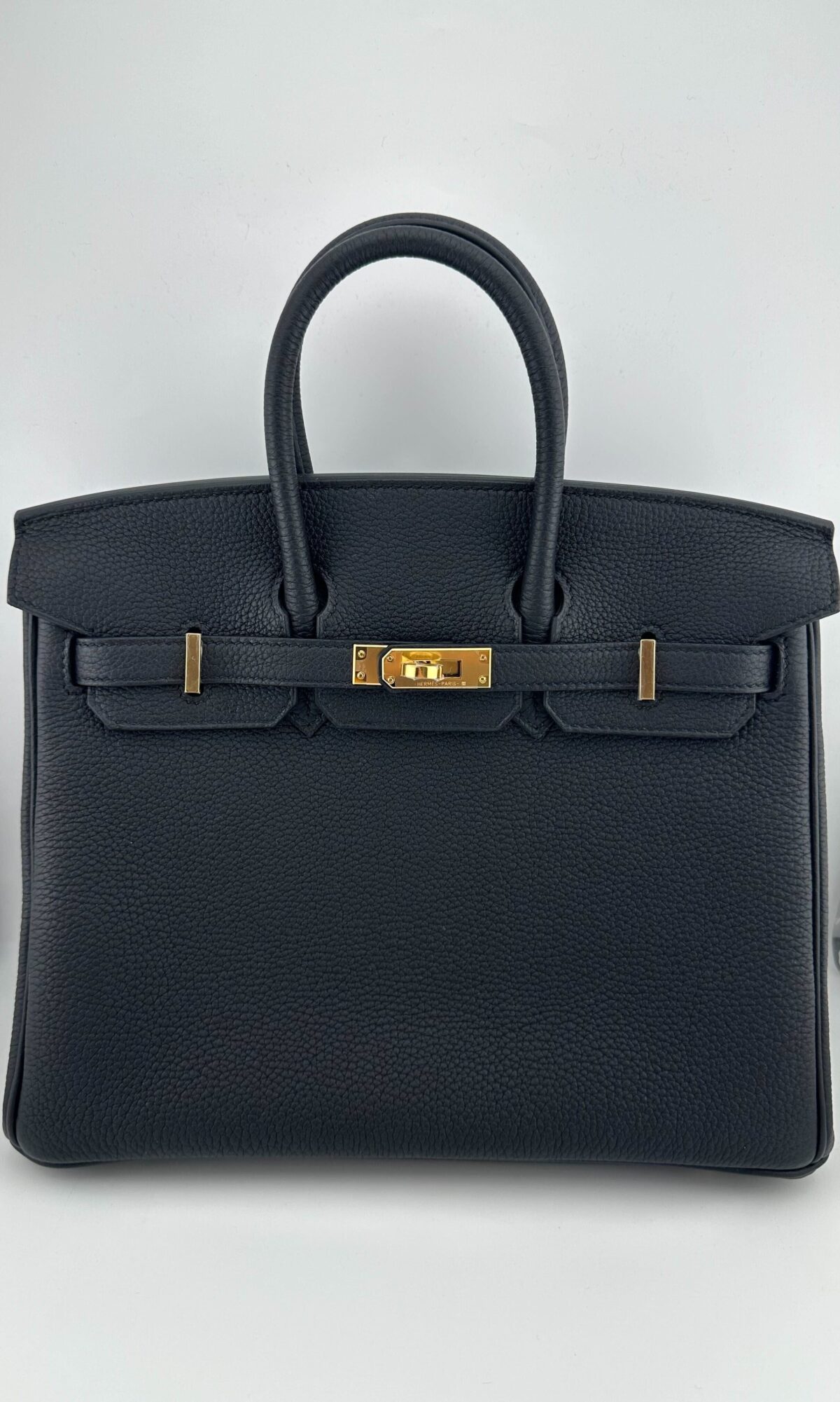 Hermès Birkin 25 Noir Togo Gold Hardware - Image 3