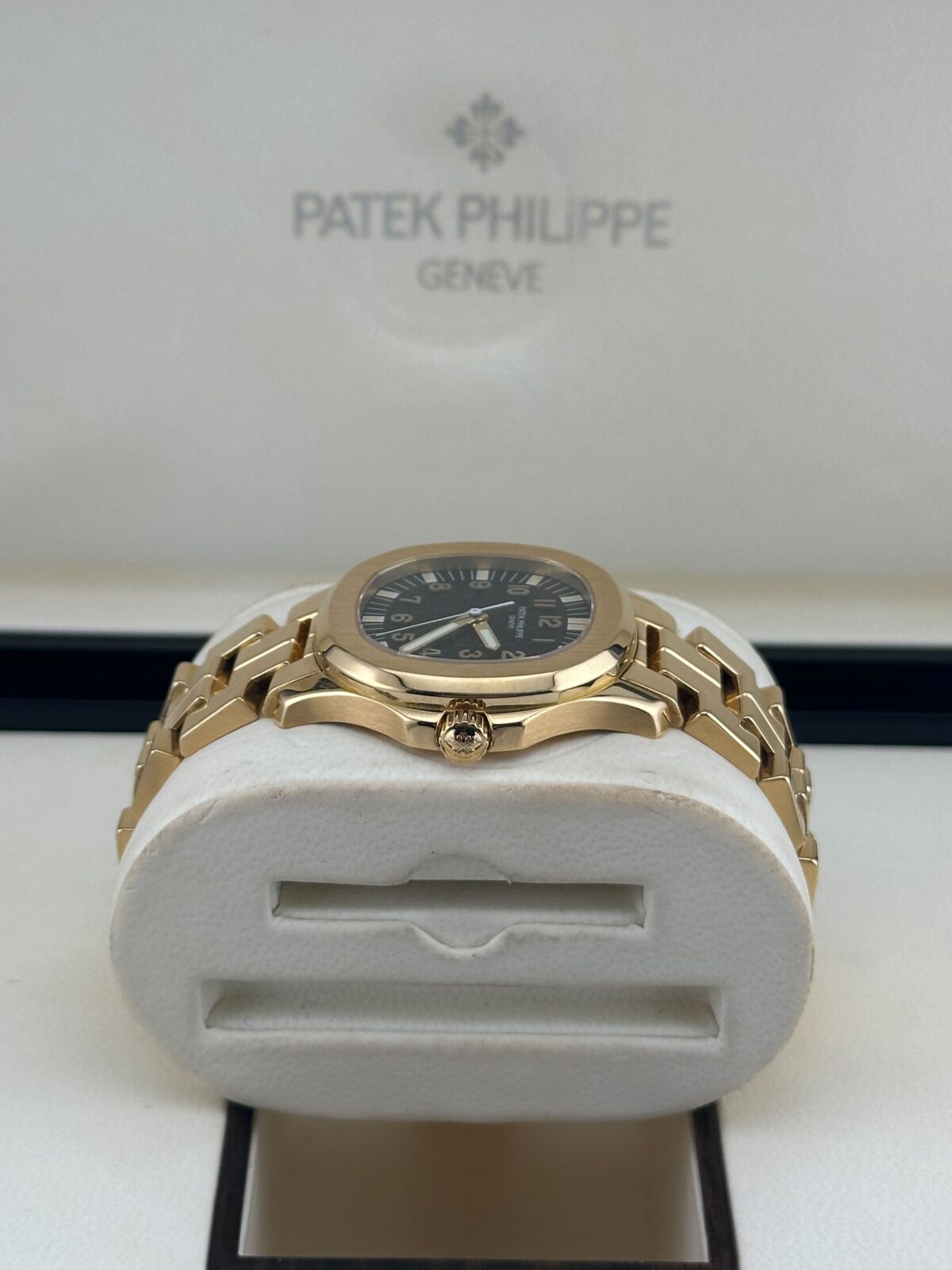 Patek Philippe Aquanaut 5066/1J Yellow Gold Black Dial - Image 4