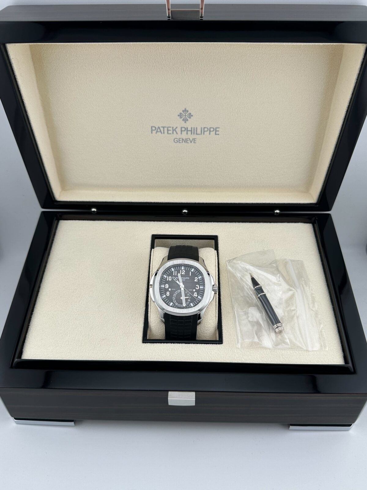 Patek Philippe Aquanaut 5164A-001 'Travel Time' Stainless Steel (2024) - Image 10