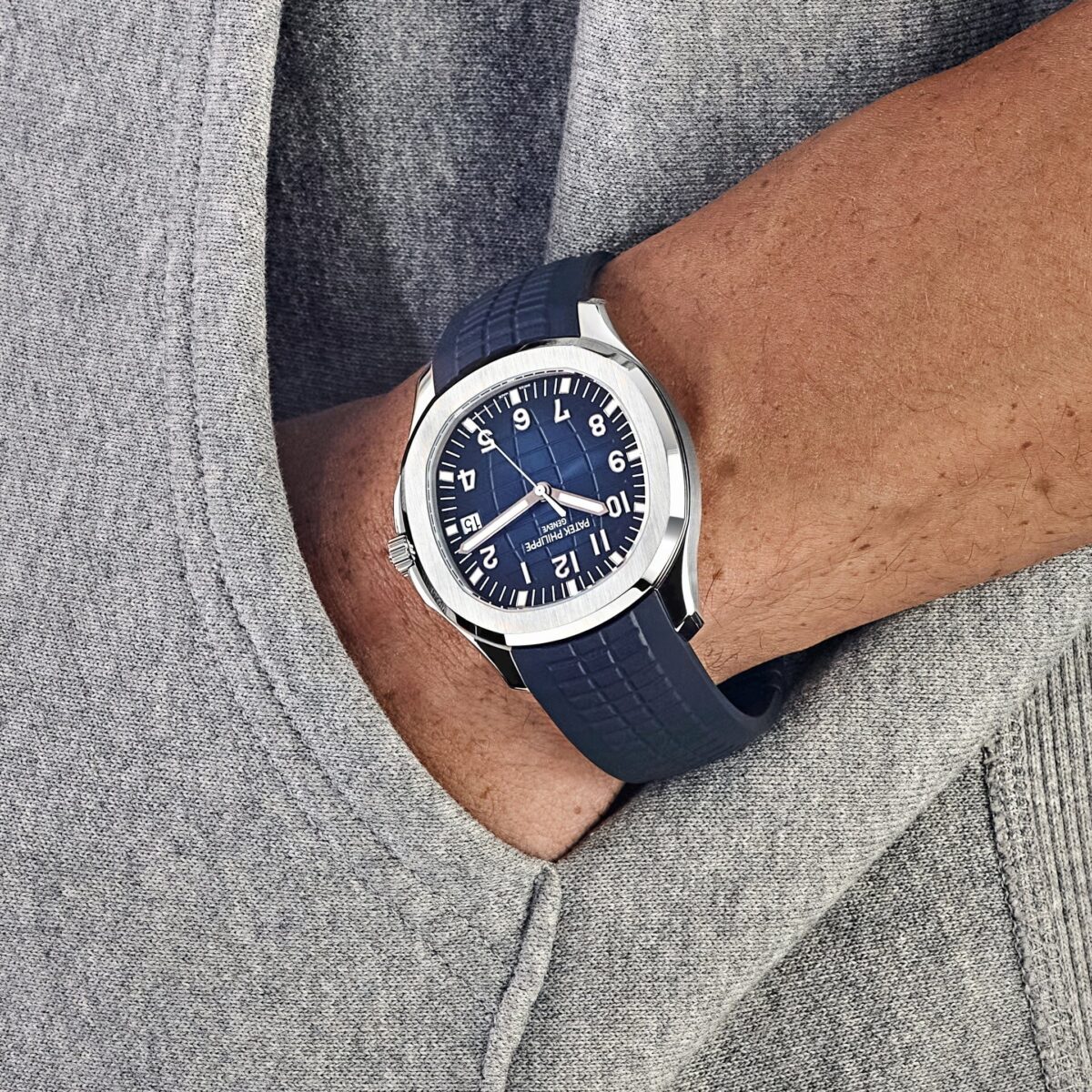 Patek Philippe Aquanaut 5168G-001 White Gold Blue Dial (2021) - Image 2