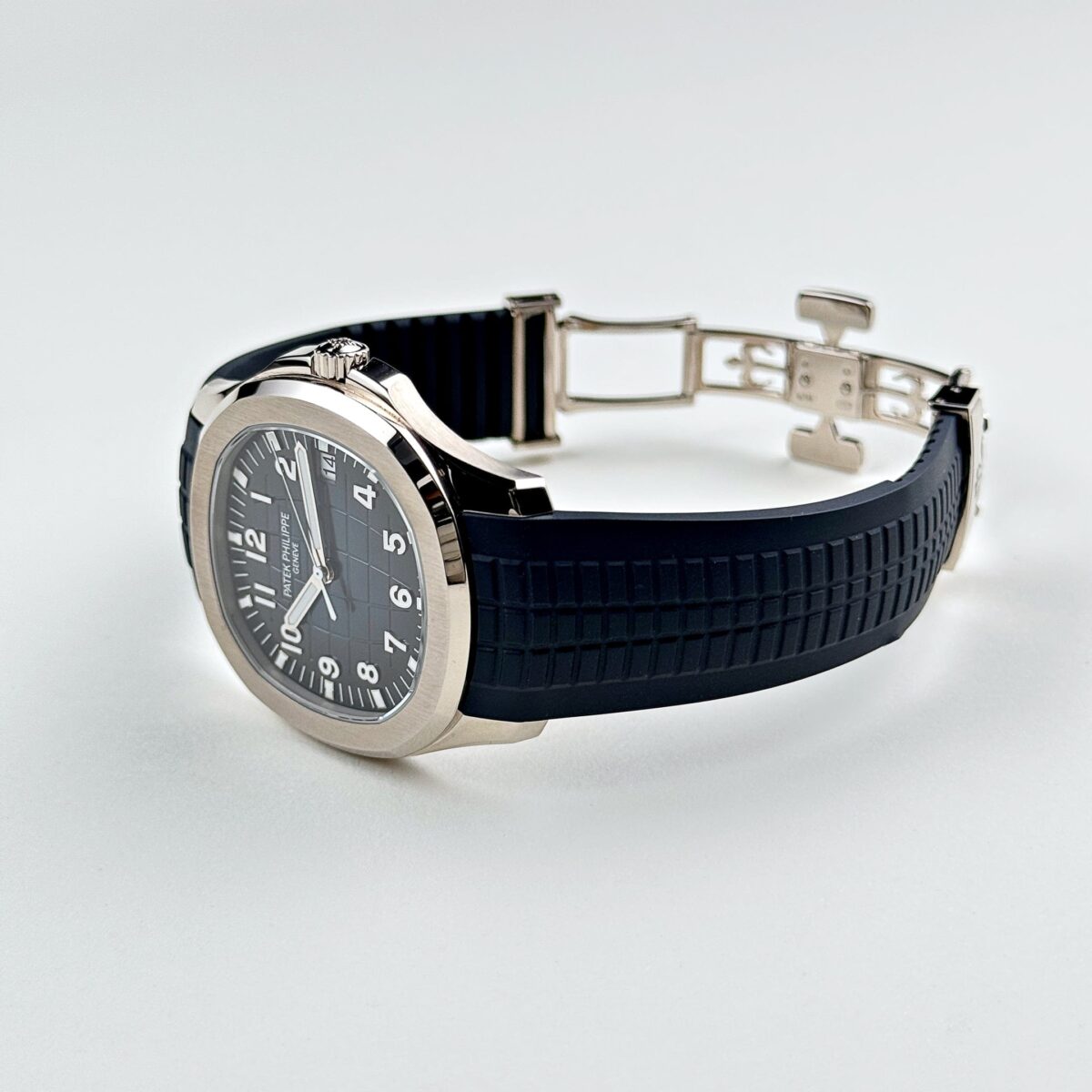 Patek Philippe Aquanaut 5168G-001 White Gold Blue Dial (2021) - Image 4