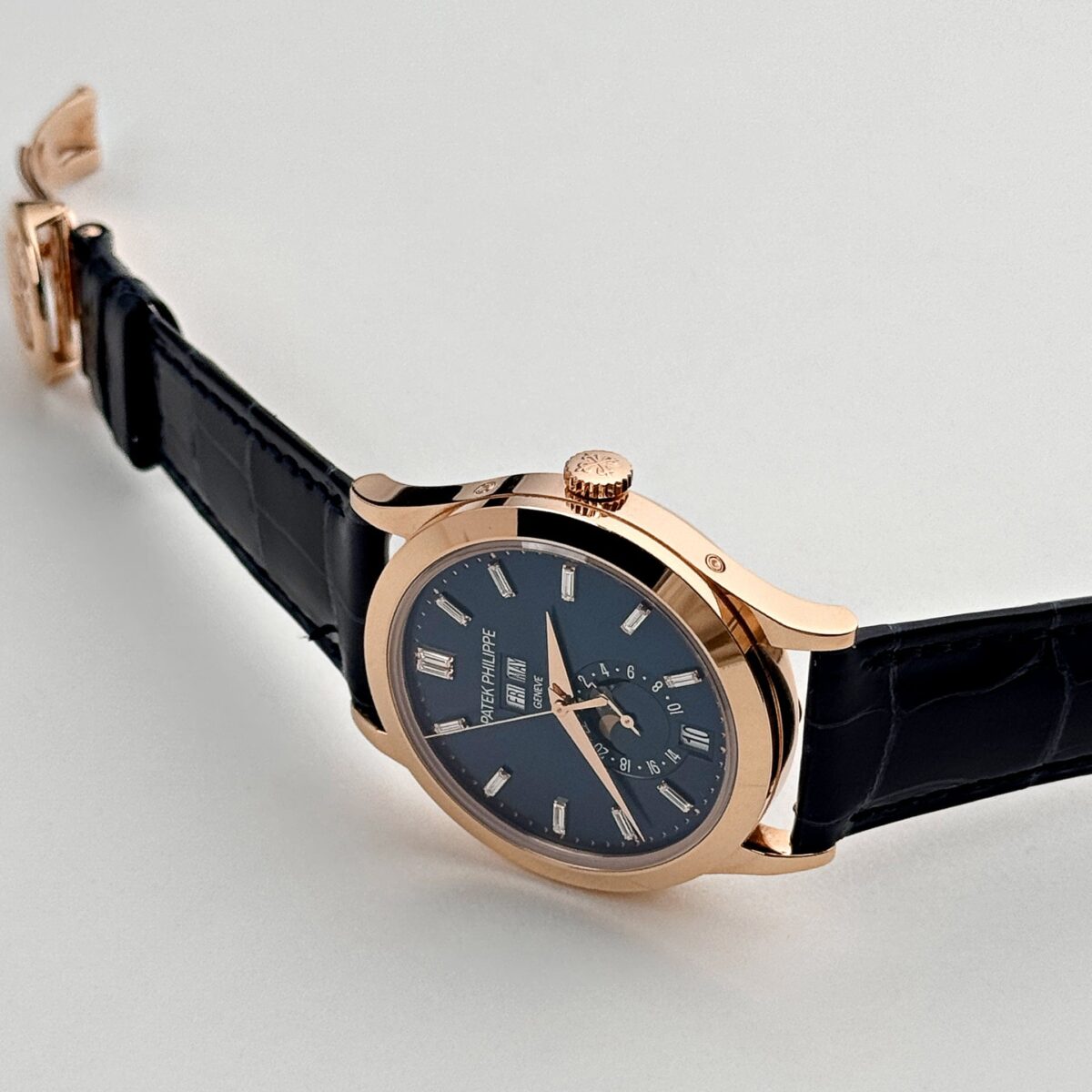 Patek Philippe Complications 5396R-015 Annual Calendar Rose Gold Blue Dial (2019) - Image 5