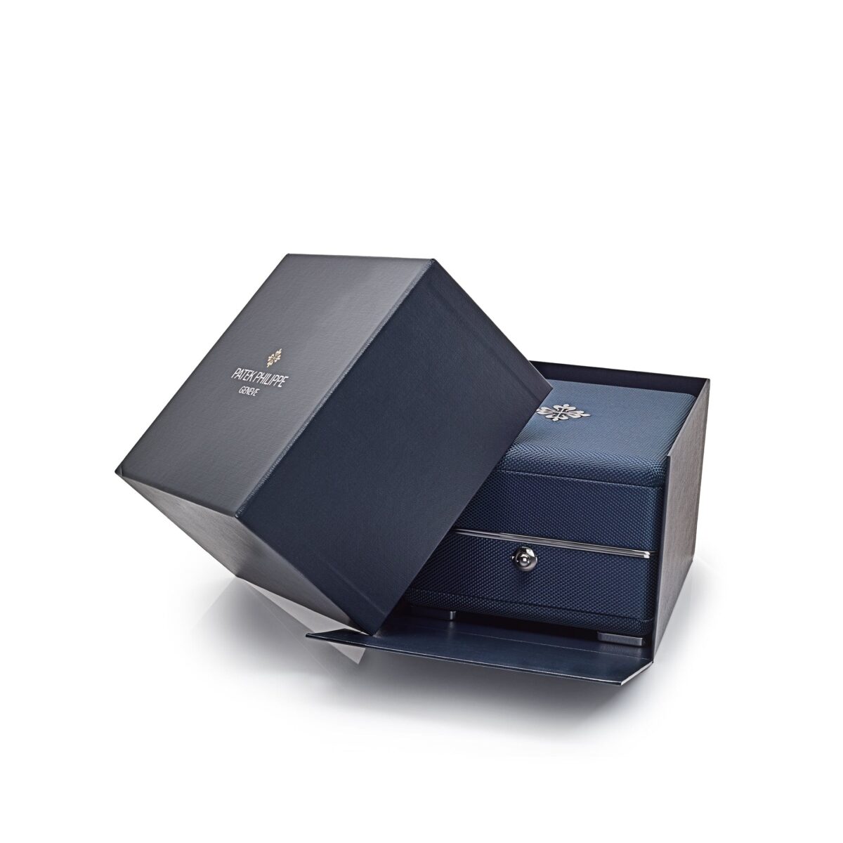 Patek Philippe Cubitus 5822P-001 Platinum Blue Dial (2024) - Image 9