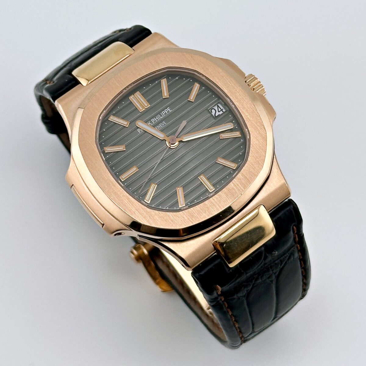 Patek Philippe Nautilus 5711R-001 Rose Gold  Brown Dial - Image 2