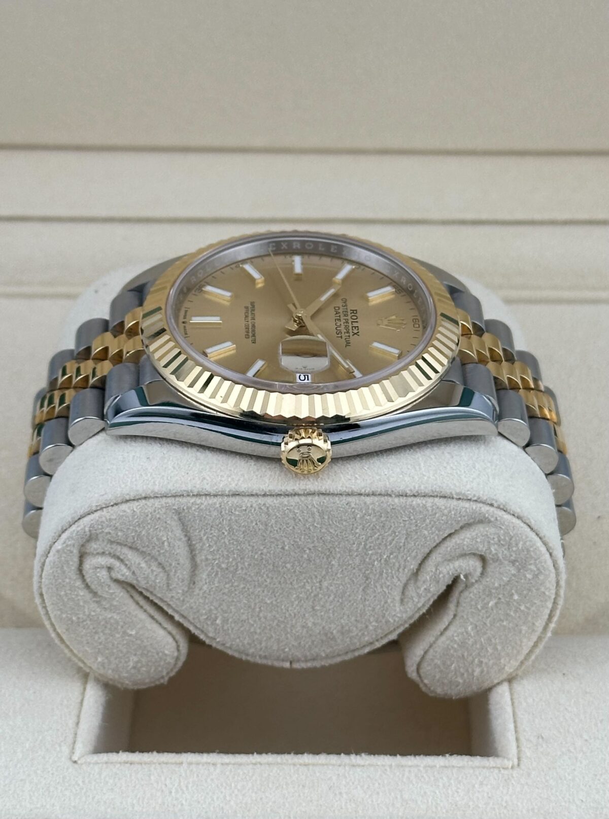 Rolex Datejust 126333 Yellow Gold Stainless Steel Champagne Dial Jubilee (2022) - Image 4