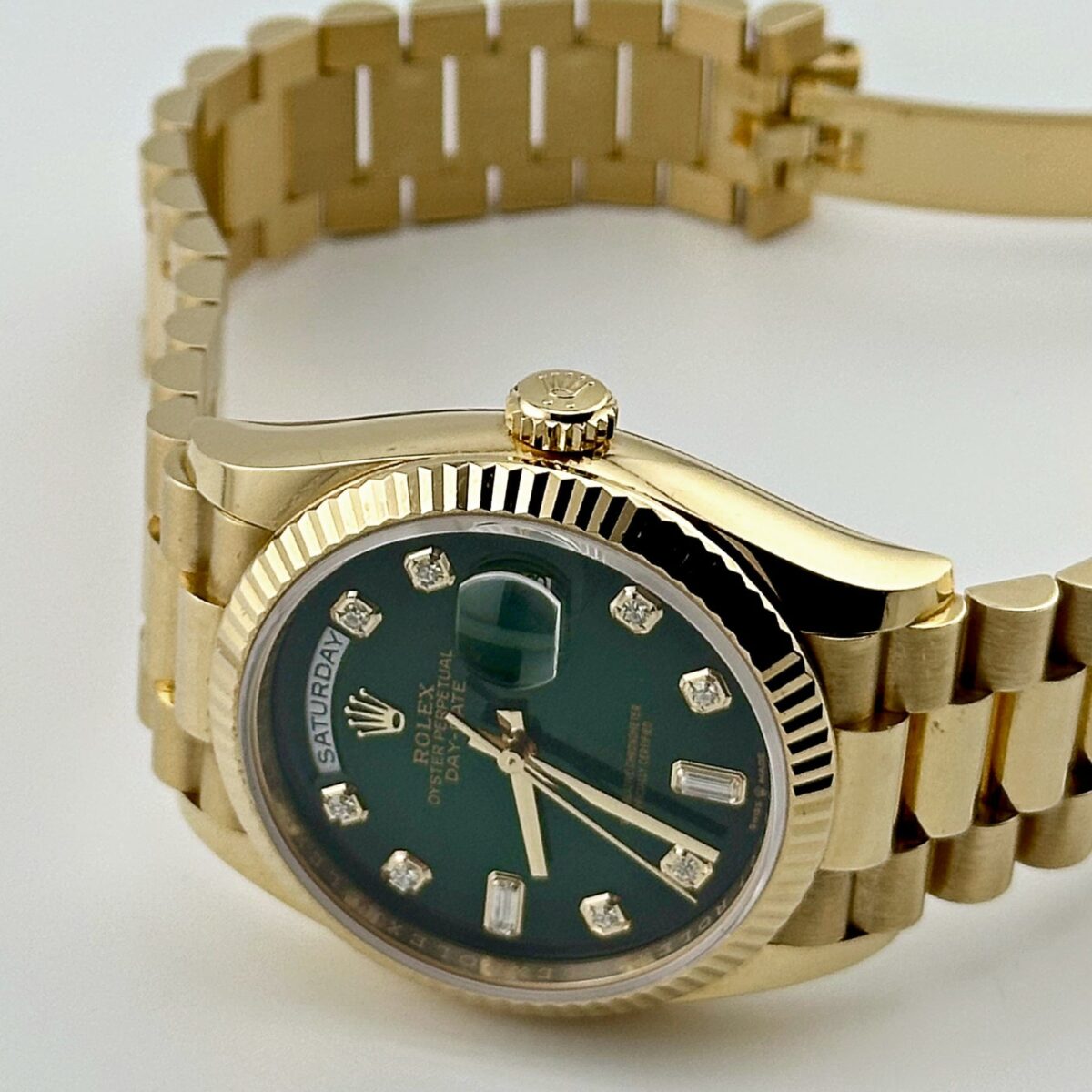 Rolex Day-Date 128238 Yellow Gold Green Diamond Dial (2024) - Image 4