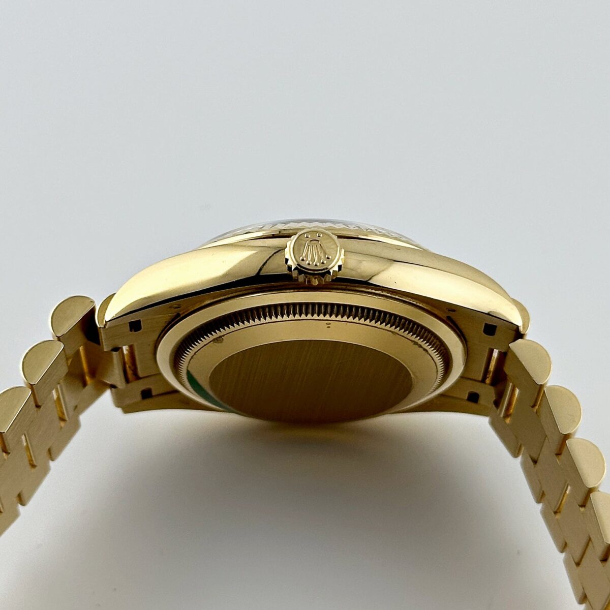 Rolex Day-Date 128238 Yellow Gold Green Diamond Dial (2024) - Image 8