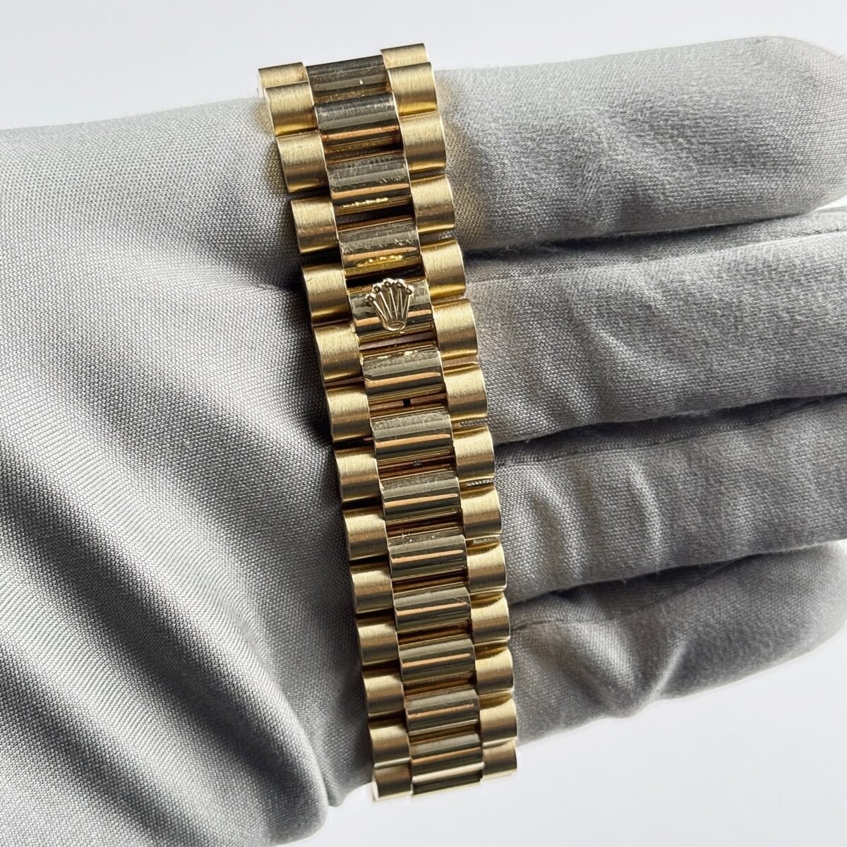 Rolex Day-Date 18238 Yellow Gold Carousel Diamond Dial Presidential Bracelet - Image 5