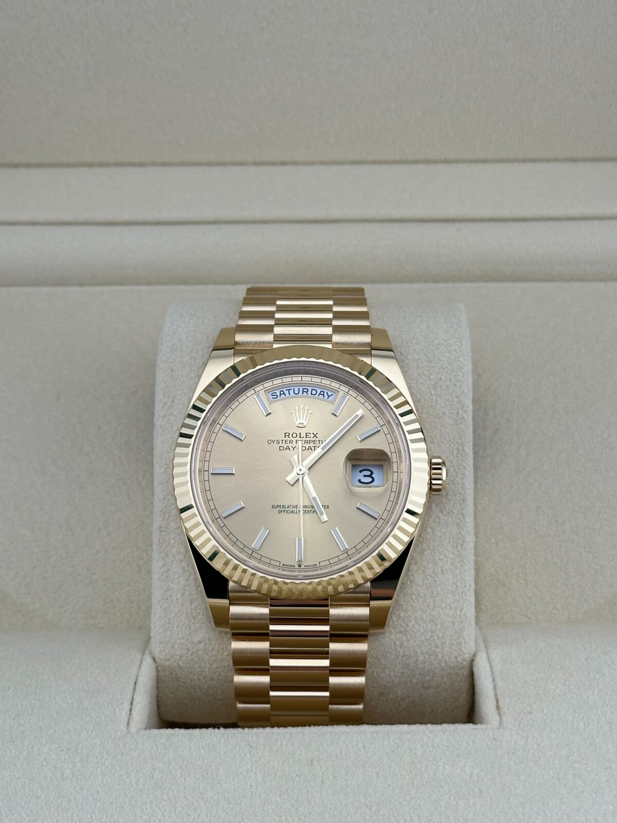 Rolex Day-Date 40 Yellow Gold Champagne Dial 228238 (2023) - Image 2