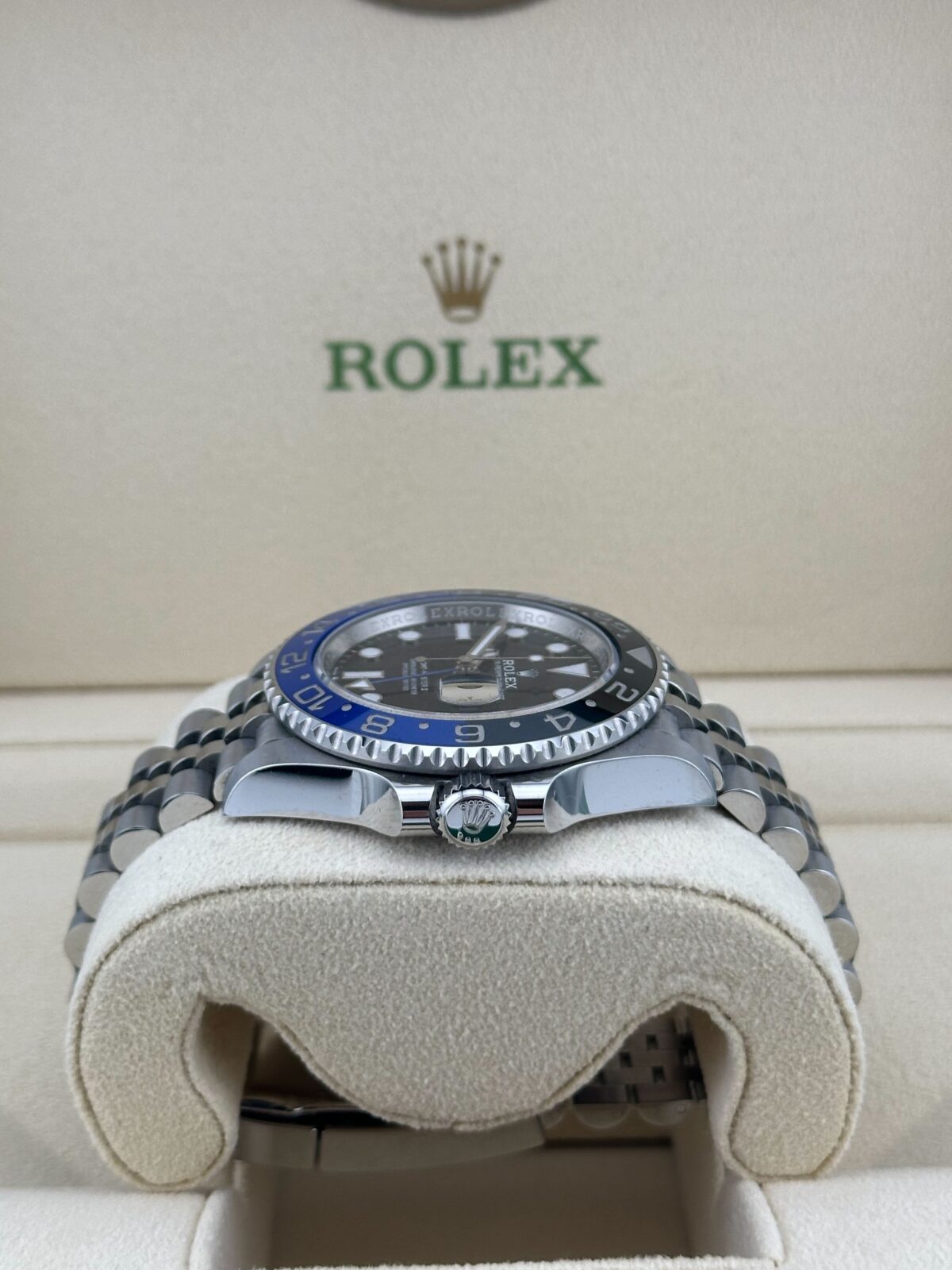 Rolex GMT-Master II 126710BLNR 'Batgirl' Stainless Steel Jubilee (2023) - Image 10